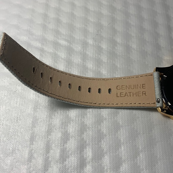 Perry Ellis Men’s Elegant Watch. Gold - Picture 4 of 7